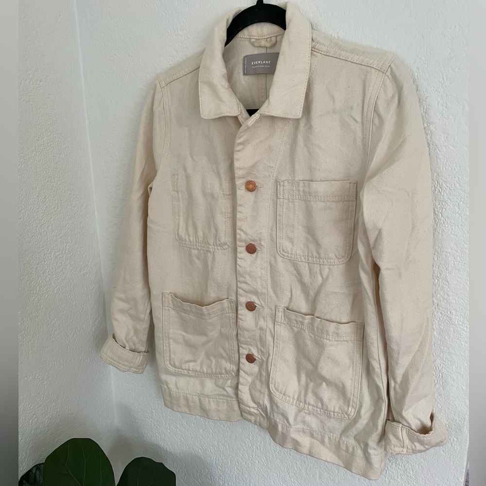 Everlane the denim chore jacket in “bone” size xs.